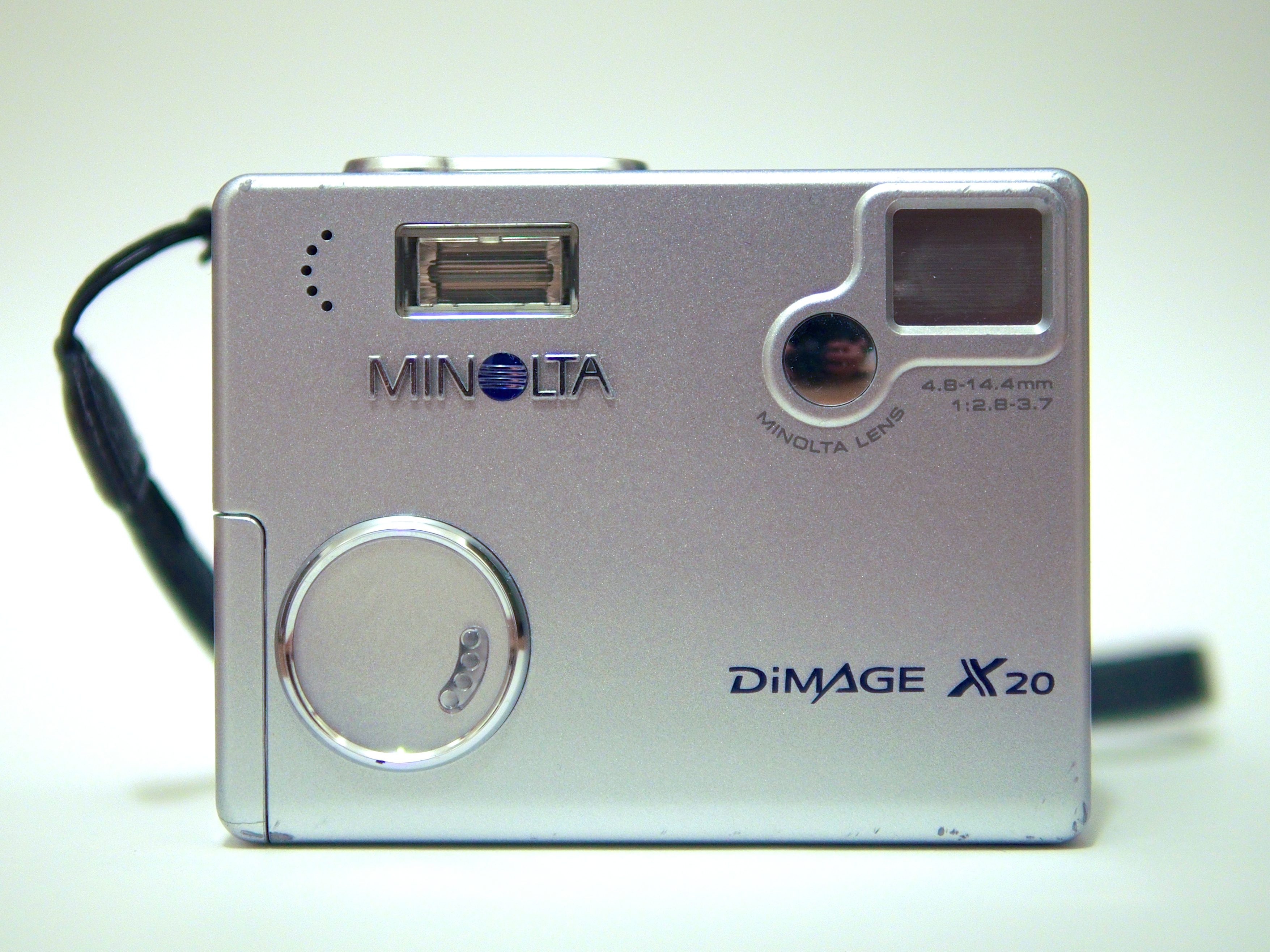 Minolta DiMAGE X20 product image