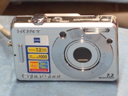 Sony Cyber-shot DSC-W70 product image